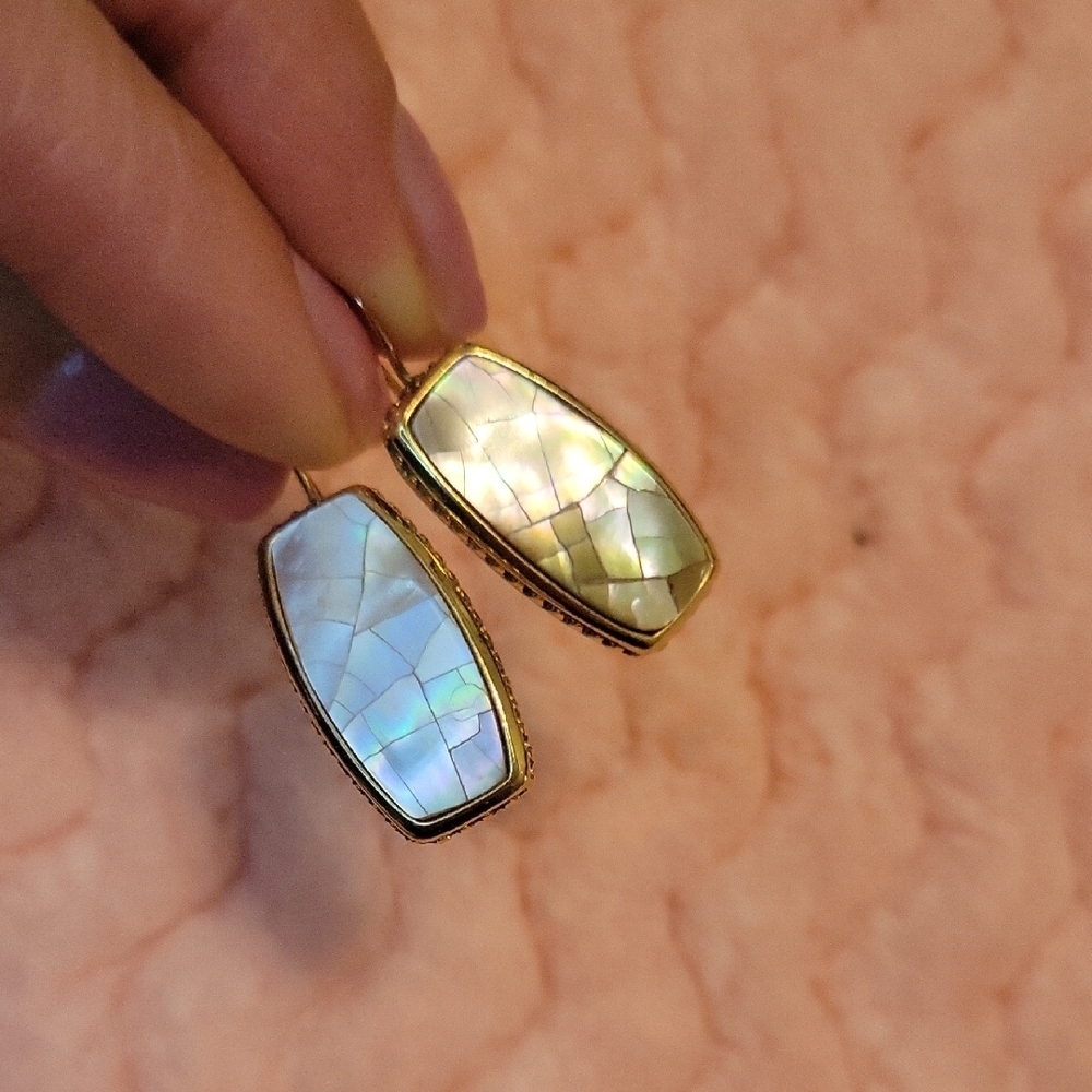 Liz Claiborne Vintage‎ Gold and Cream Earrings EUC